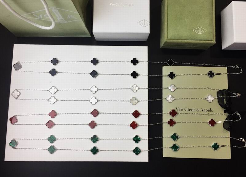 Van Cleef & Arpels necklace 12yxq30